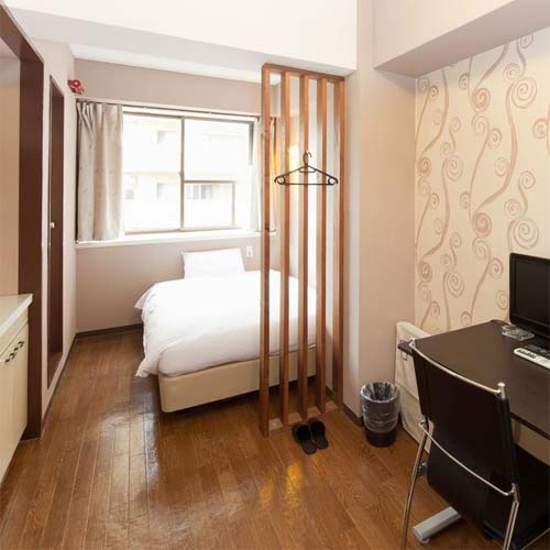 FOR LEAVES INN 上本町