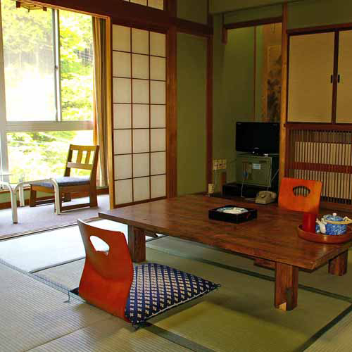 湯の花温泉　有楽荘