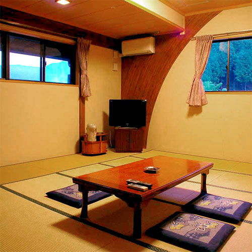 美山町自然文化村　河鹿荘