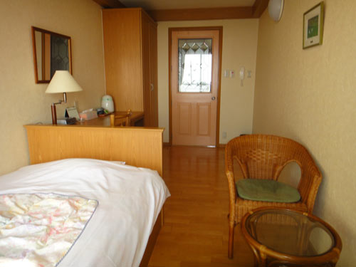 ビジネスホテル ウィークリー・オーエヌ