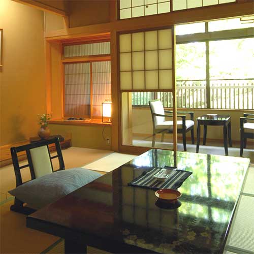 名勝天龍峡温泉　渓谷に佇む隠れ宿　峡泉