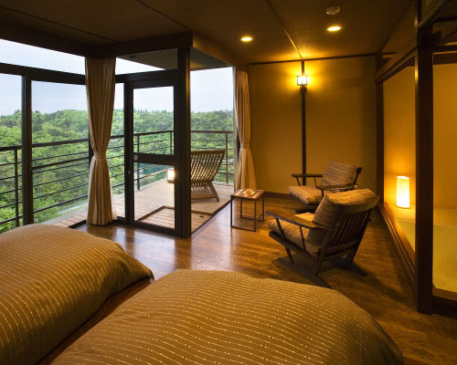 洞窟風呂の宿　百楽荘