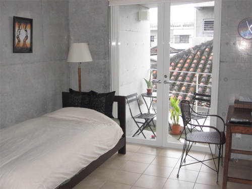 ＩＺＭ　ｉｓｈｉｇａｋｉ　ｔｏｕｒｉｓｔ　ｈｏｕｓｅ　＜石垣島＞