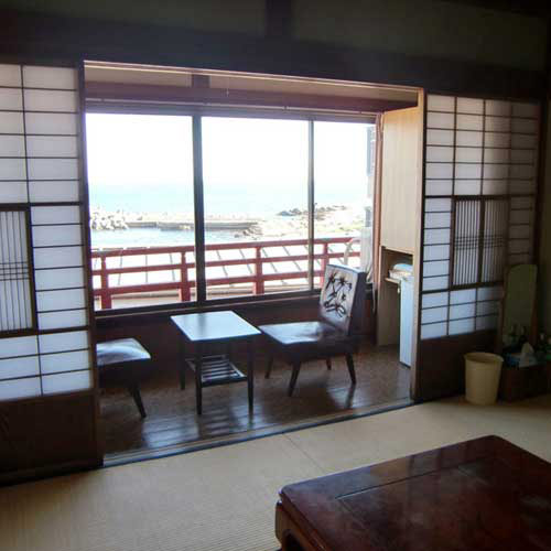 鴨川温泉　画家ゆかりの宿江澤館