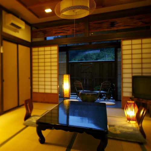 せせらぎの宿　紅竹（くれたけ）