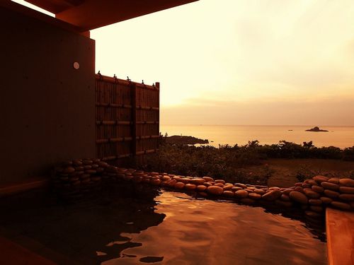 海と入り陽の宿　帝水　秋田　男鹿半島戸賀湾を見下ろす絶景の温泉旅館