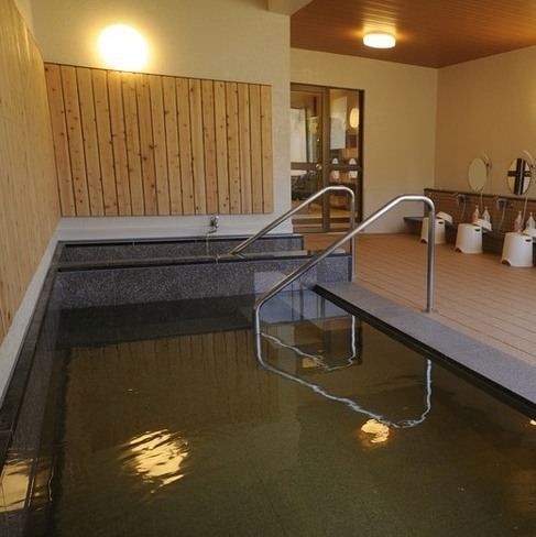 占冠　湯の沢温泉　森の四季