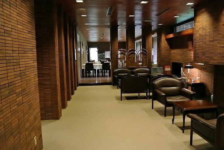 小塚久の葉（旧　箱根仙石原虎乃湯）