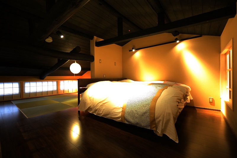 京一軒町家　さと居　大宮五条　鉄仙（ＴＥＳＳＥＮ）