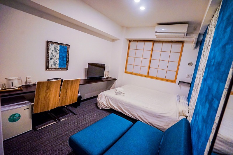 ＨＯＴＥＬ　ＳＨＥ，　ＫＹＯＴＯ