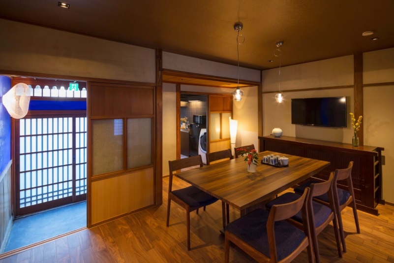 彦三町 銀の間 〈一棟貸し町家〉
