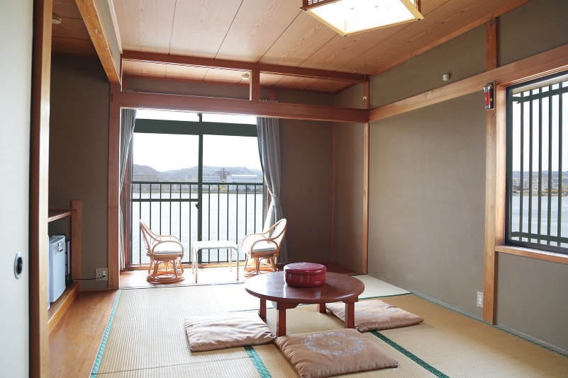 河畔の宿　からつキャッスル