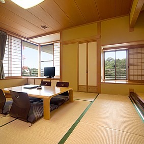 四季彩る　食と展望風呂の宿　呉羽ハイツ