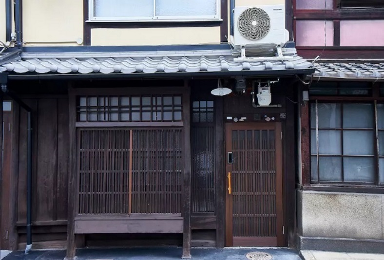 京町屋の御宿　猪熊六角　南