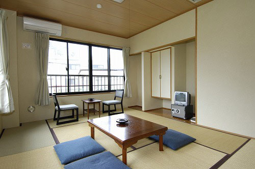 河口湖温泉国民宿舎若富士