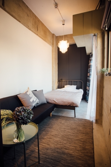 ＨＯＳＴＥＬ　ＮＩＮＩＲＯＯＭ