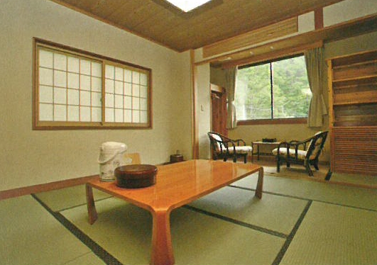 天然温泉にごり湯の宿　湯乃湖荘