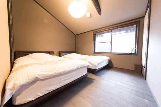 美盧　三条梅宮町邸