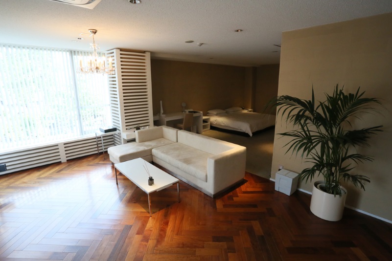 ＴＨＥ　ＳＣＲＥＥＮ