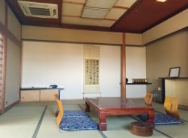 岩室スロウホステル