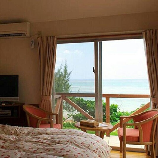 ALOALO BEACH 川平 <石垣島>