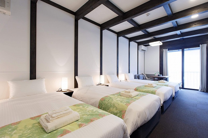 ＪＩＮＹＡ　富士河口湖