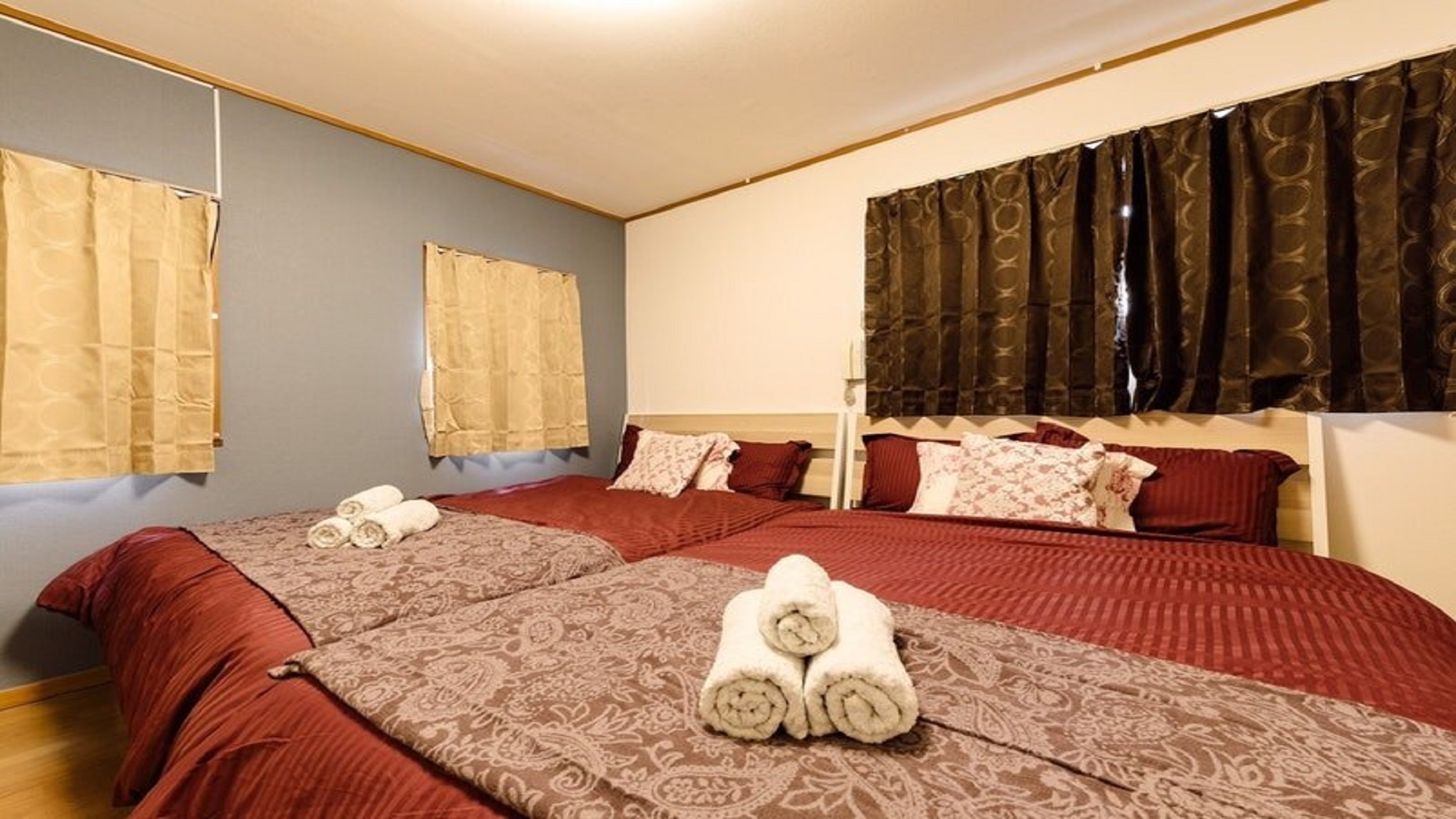 戸建て貸し切り!無料駐車場付き!難波・道頓堀まで1駅!地下鉄まで2分!USJまで15分/民泊