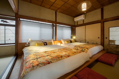 ＫＯＵ　Ｎａｍｂａ／Ｋｕｒｏｍｏｎ／民泊