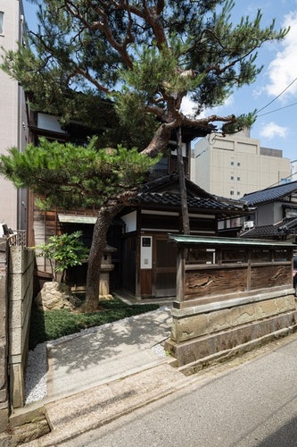 Close to you 兼六園、ひがし茶屋街、近江町市場など観光スポット徒歩10分以内 ^