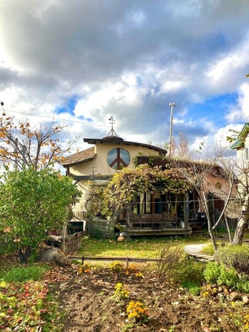 ストローベイルハウス Tida House ^