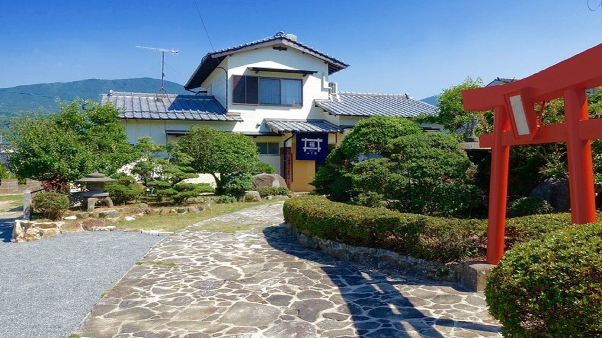 cafe inn ふくゐ 夕日の見える海まで徒歩5分、大入駅から徒歩5分 ^