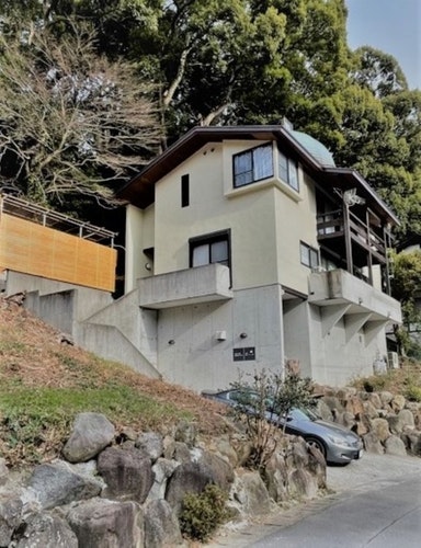 【１日１組限】定来宮駅５分（車）あたみ梅園の近くに位置します★木々に囲まれたプライベート空間★　＾