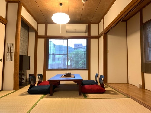 【箱根湯本駅徒歩3分★OPEN★箱根最安】川のせせらぎを楽しめるお宿「箱根湯本 春夏秋冬」 ^