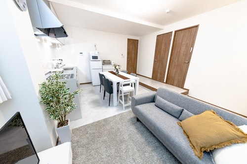 ＪＲ鶯谷駅徒歩７分！山手線沿線沿いで東京観光に抜群の一軒家　＾