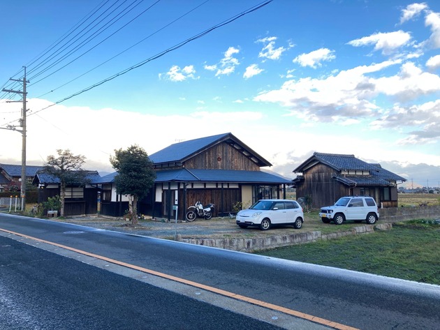 箱館山まで車で5分 田園風景に佇む貸切の宿 sikari ^