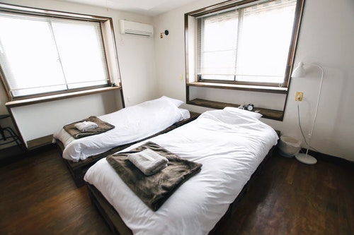 ゲストハウス LOOP/仲町スナック街 ^