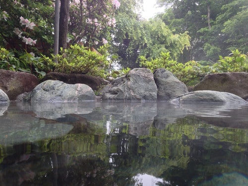 ＨＯＴＳＰＲＩＮＧ　ＨＯＵＳＥ　ＩＮ　ＫＯＷＡＫＵＤＡＮＩ　＾