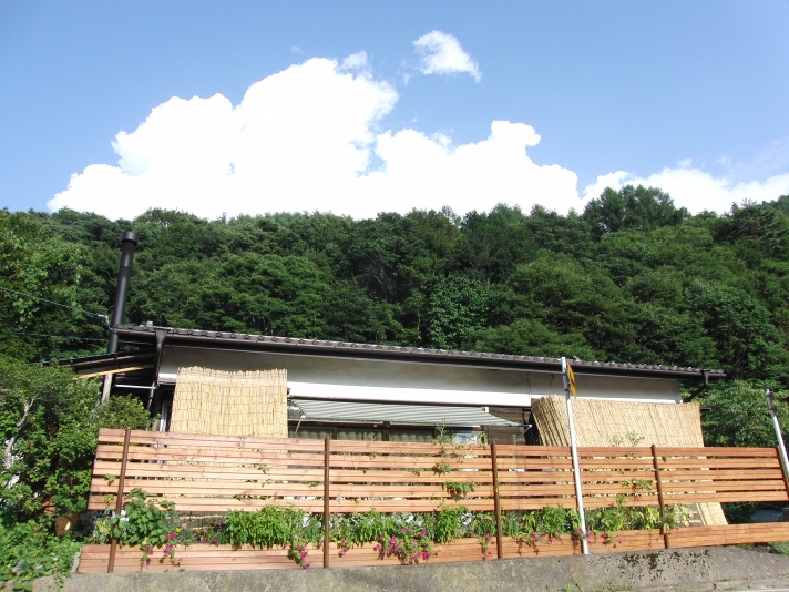 ストーブキッチン・ゲストハウス