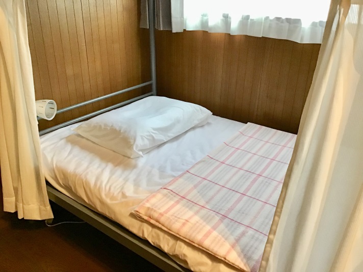 HOSTEL BookCafe はねだぷりん