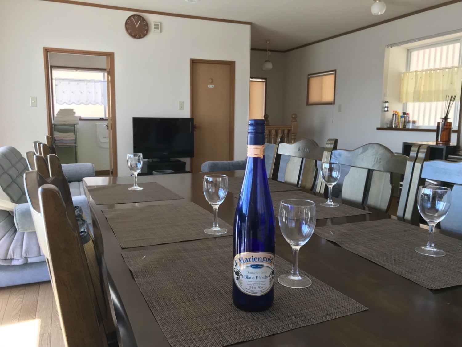 南軽井沢にある森の中の別荘。眺望、通信カラオケ、デッキでのBBQ/民泊