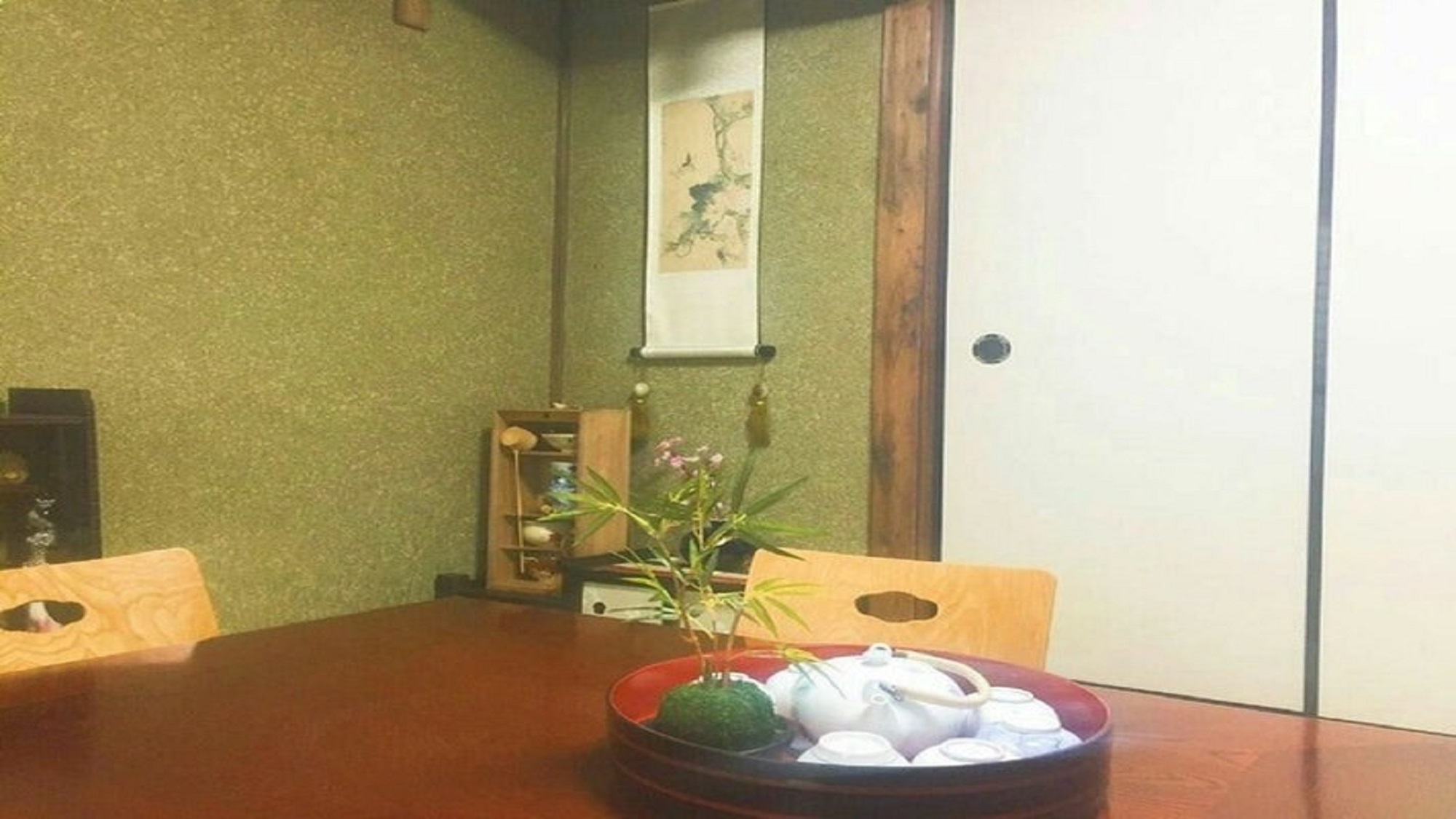 日本式畳、ベッド部屋。難波まで、電車10分。最大6名まで。/民泊