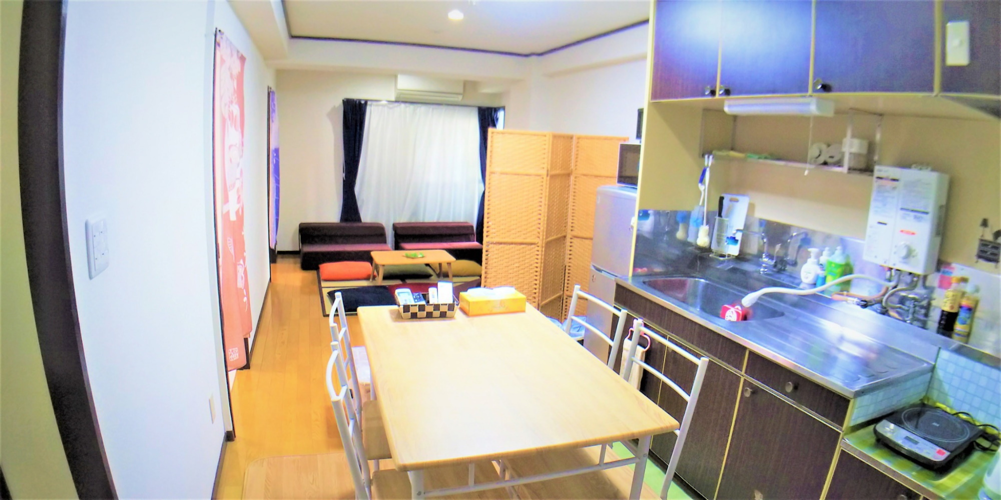 駅から徒歩１分！街中で買い物も便利！！／民泊