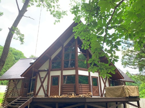 ユキキロッジ ^