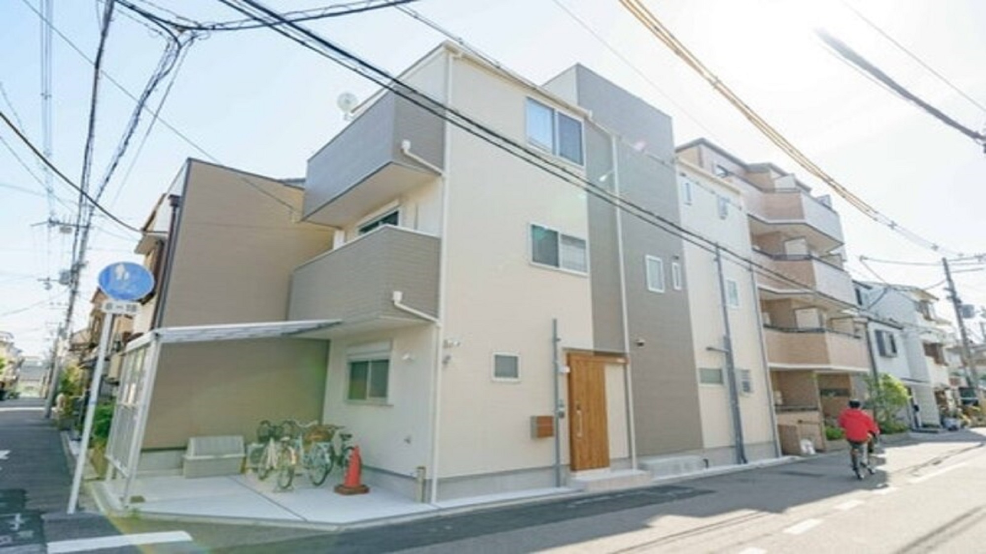 最寄り駅3分/難波10分/追加料金無/完全個室/空港まで電車1本/コンビニ30秒/民泊