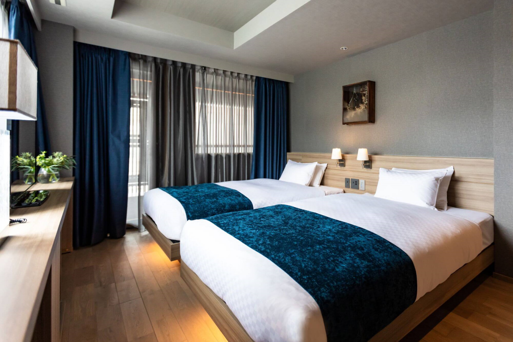 ＴＨＥ　ＭＡＣＨＩＹＡ　ＥＢＩＳＵＹＡ