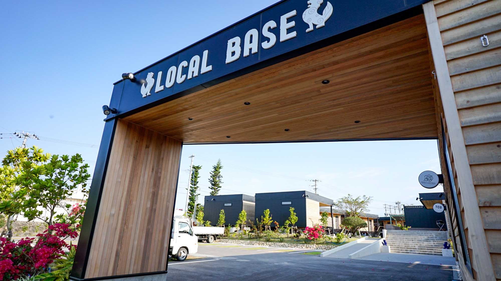 HOTEL LOCAL BASE<宮古島>