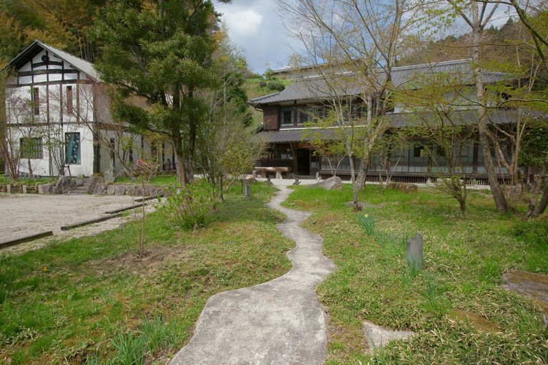 一棟貸切の宿 三調家