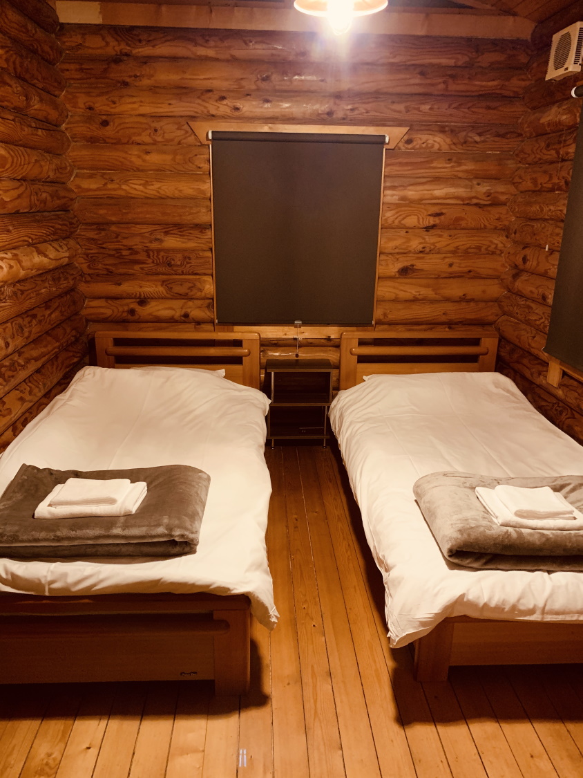 ニセコ温泉ハウス　波（ＮＩＳＥＫＯ　ＯＮＳＥＮ　ＨＯＵＳＥ　ＮＡＭＩ）