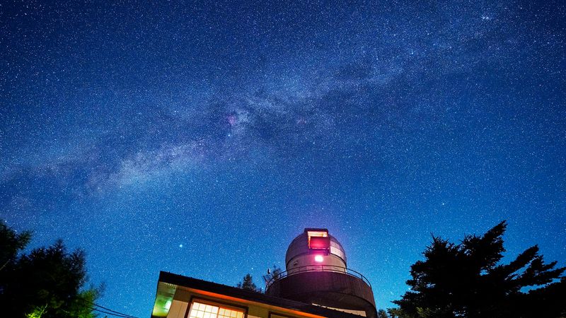 信州入笠山の宙宿(ソラヤド) マナスル山荘天文館