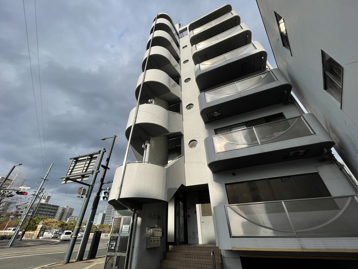 LUXES比治山 広島